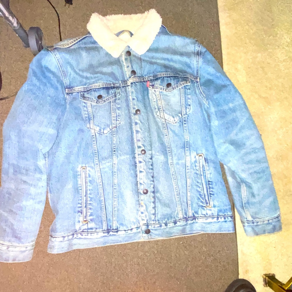 Levi’s fur collar jean jacket
